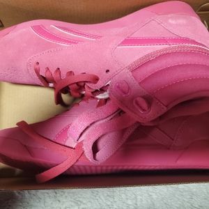 Reebok hot pink trainers